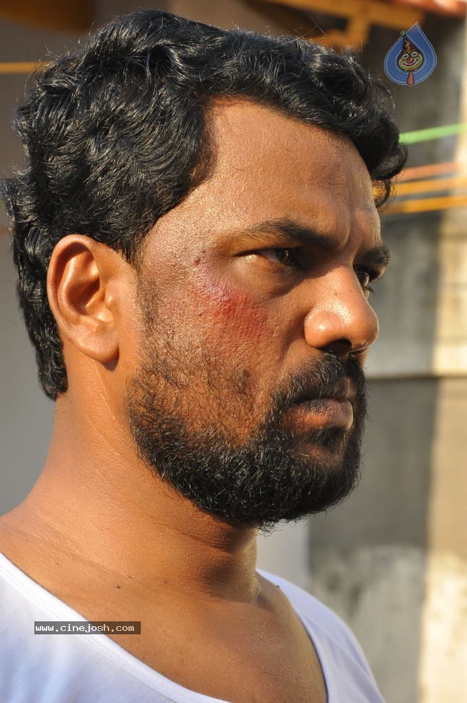 Vavwal Pasanga Tamil Movie Stills - 31 / 72 photos