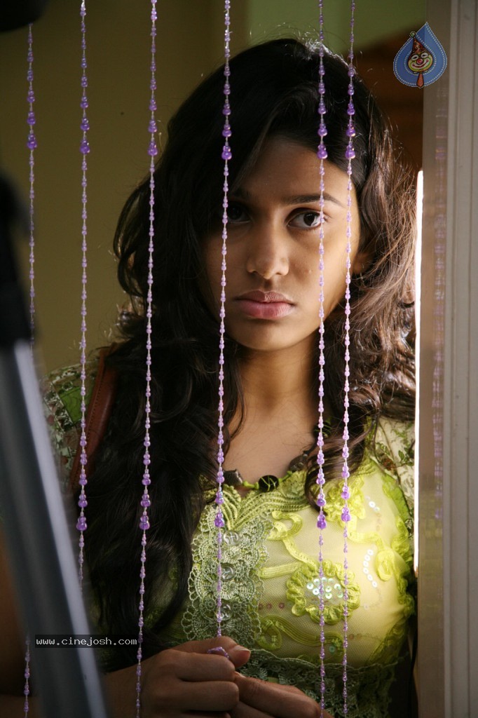Vazhakku Enn 18 by 9 Tamil Movie Stills - 3 / 69 photos