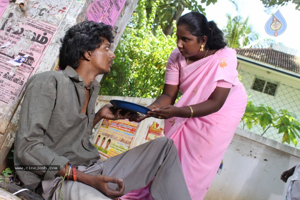 Vazhakku Enn 18 by 9 Tamil Movie Stills - 14 / 69 photos
