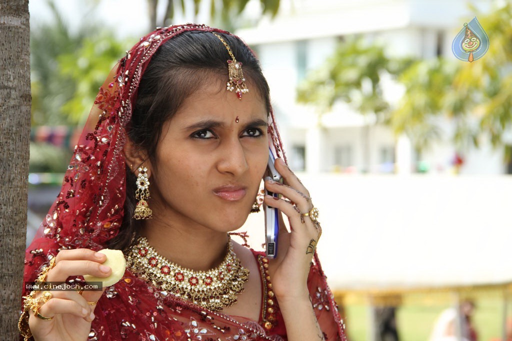 Vazhakku Enn 18 by 9 Tamil Movie Stills - 27 / 69 photos
