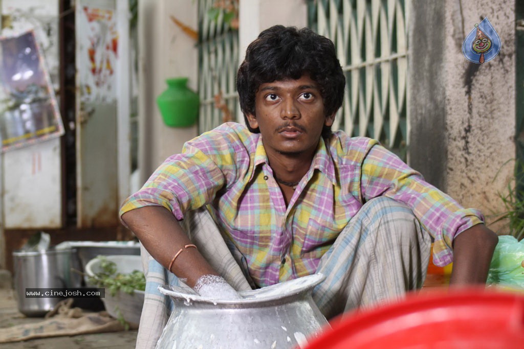 Vazhakku Enn 18 by 9 Tamil Movie Stills - 35 / 69 photos