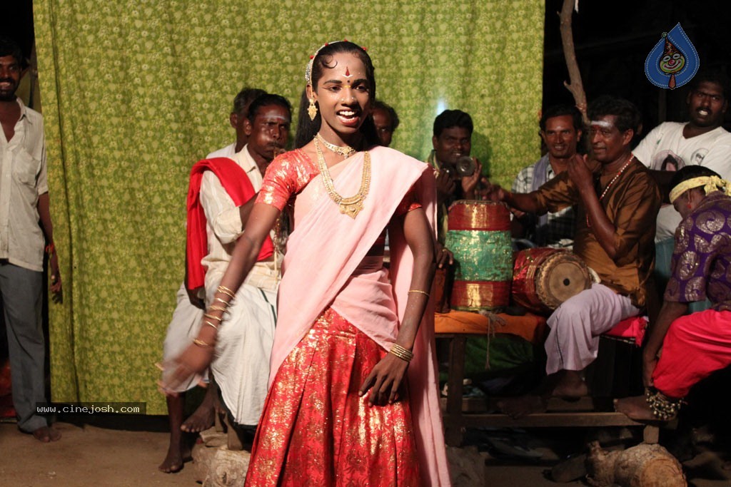Vazhakku Enn 18 by 9 Tamil Movie Stills - 36 / 69 photos
