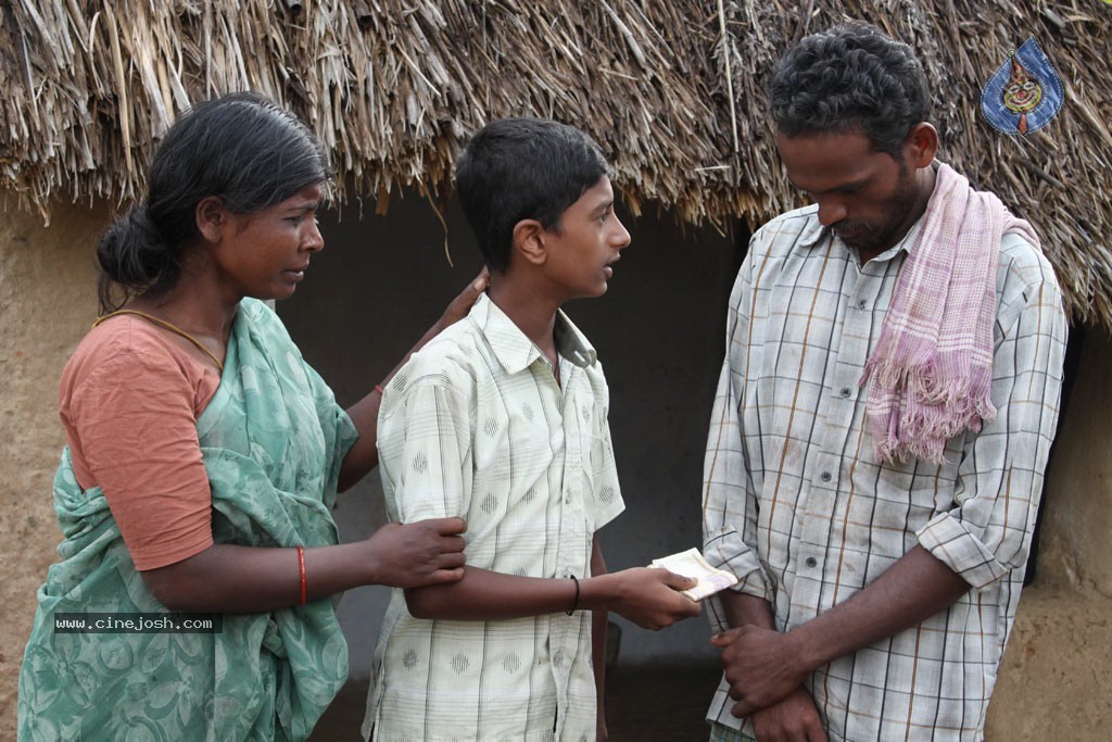 Vazhakku Enn 18 by 9 Tamil Movie Stills - 37 / 69 photos