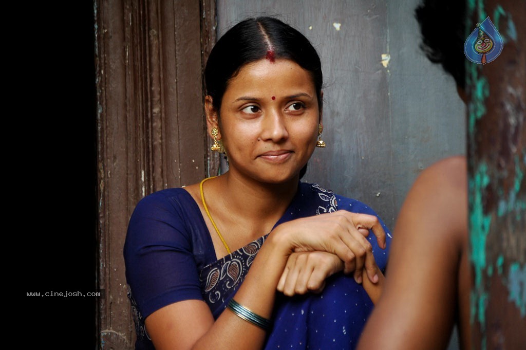 Vazhakku Enn 18 by 9 Tamil Movie Stills - 47 / 69 photos