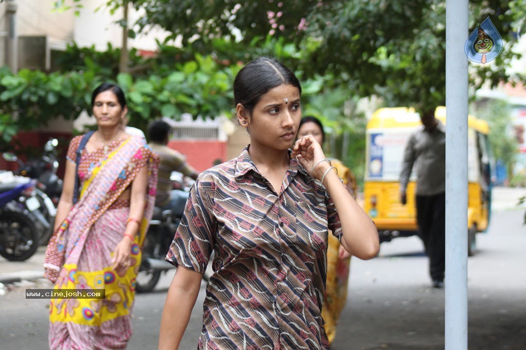 Vazhakku Enn 18 by 9 Tamil Movie Stills - 53 / 69 photos