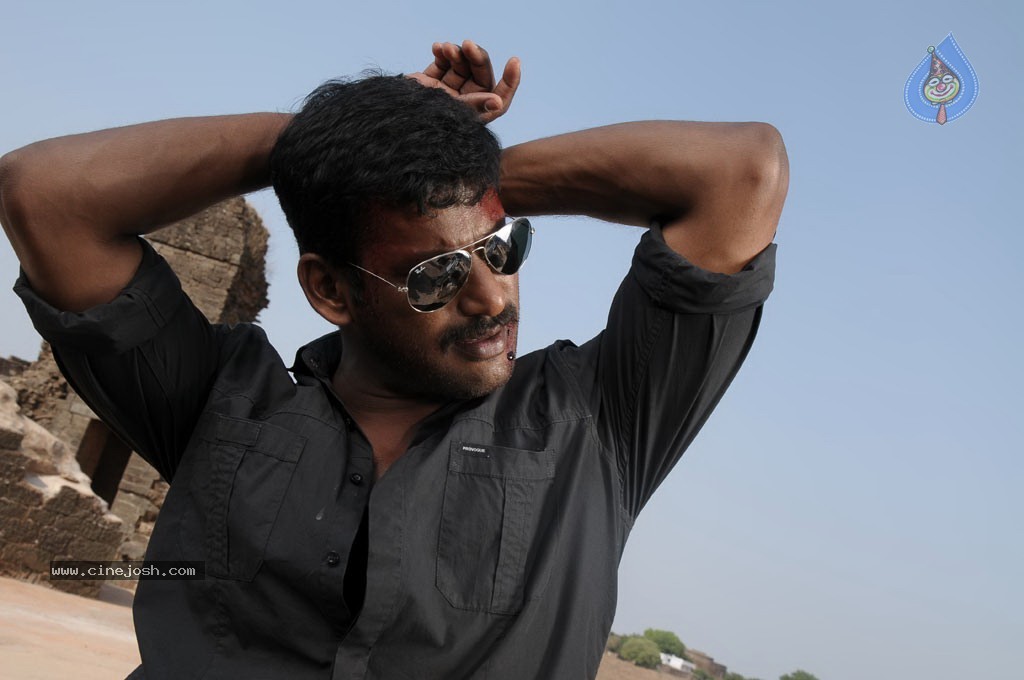 Vedi Tamil Movie Stills  - 5 / 53 photos
