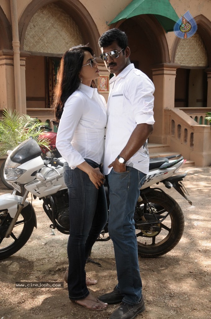 Vedi Tamil Movie Stills  - 31 / 53 photos