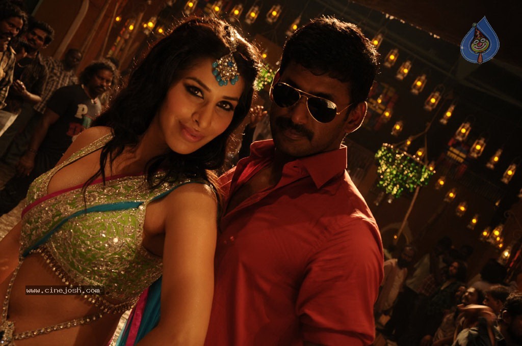 Vedi Tamil Movie Stills  - 33 / 53 photos
