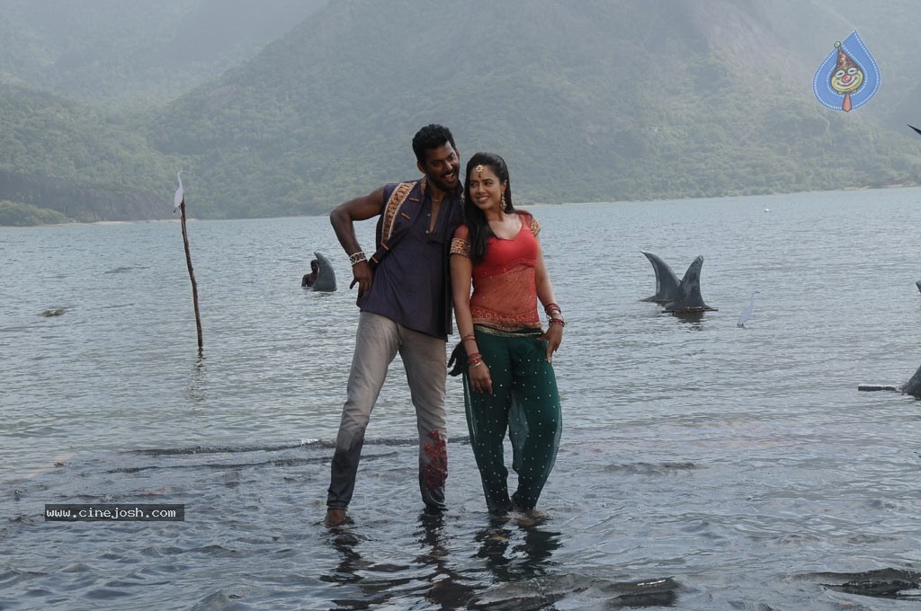 Vedi Tamil Movie Stills  - 38 / 53 photos