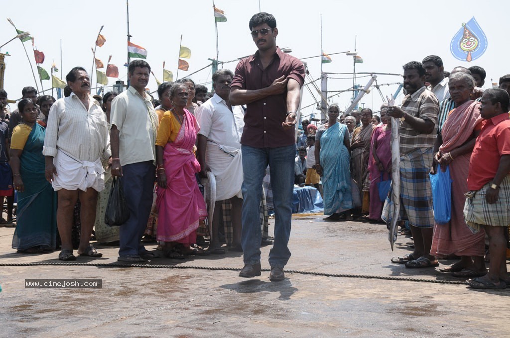 Vedi Tamil Movie Stills  - 41 / 53 photos