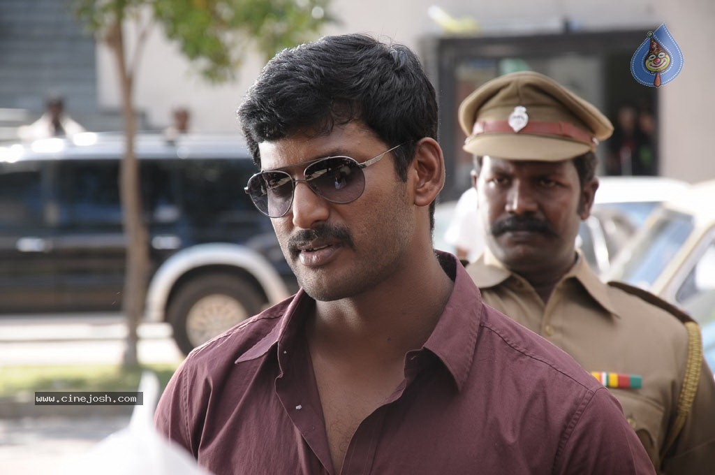 Vedi Tamil Movie Stills  - 43 / 53 photos