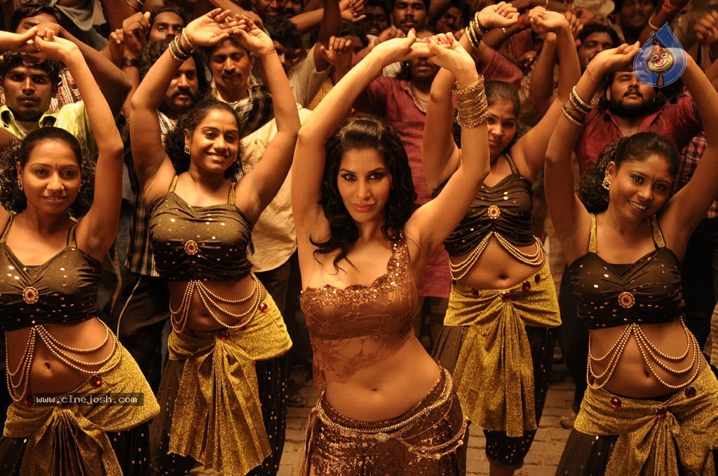 Vedi Tamil Movie Stills  - 47 / 53 photos