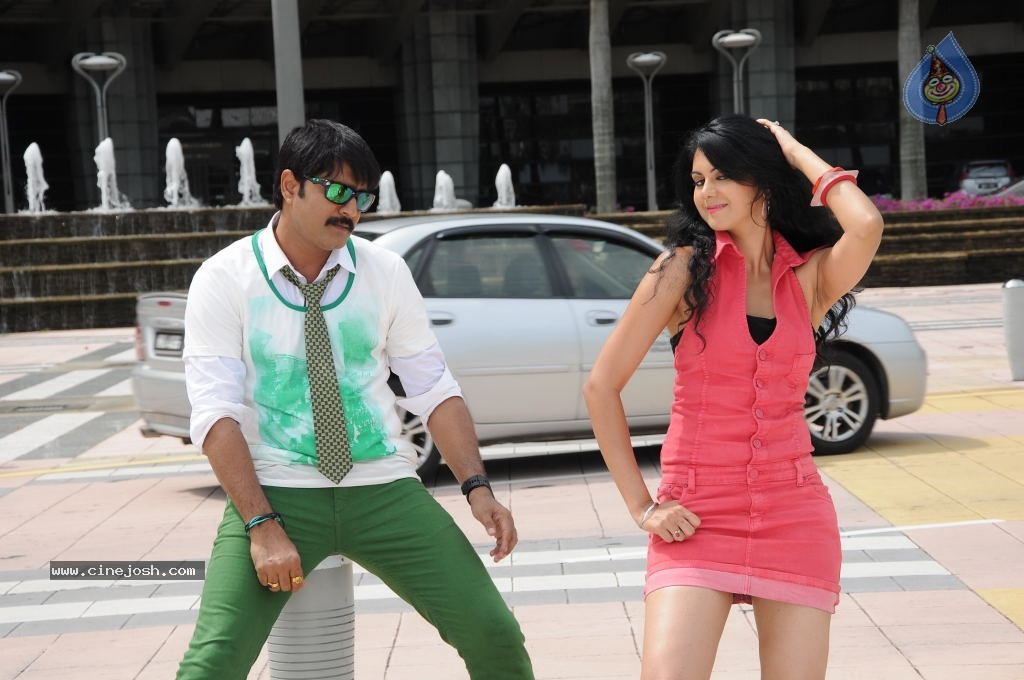 Veediki Dookudekkuva Movie Stills - 10 / 42 photos