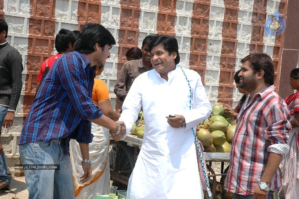 Veedu Theda Movie New Stills - 36 / 72 photos
