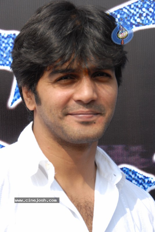 Veelle Movie Opening Stills - 9 / 36 photos
