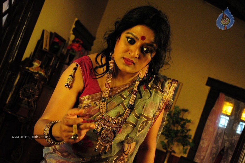 Red Mirchi Movie Stills - 10 / 74 photos