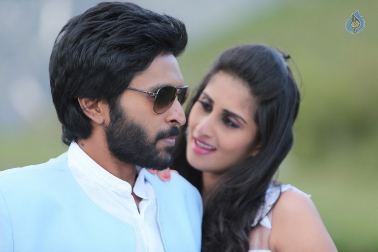 Veera Sivaji Tamil Movie Photos - 14 / 30 photos