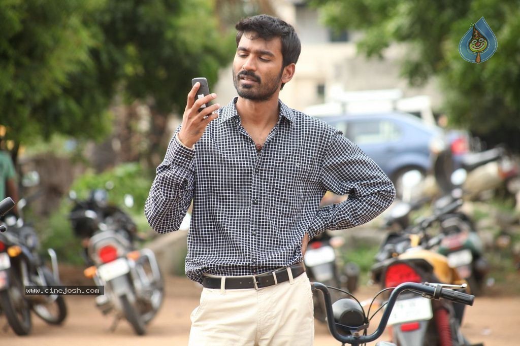 Velaiyilla Pattathari Tamil Movie Stills - 50 / 52 photos