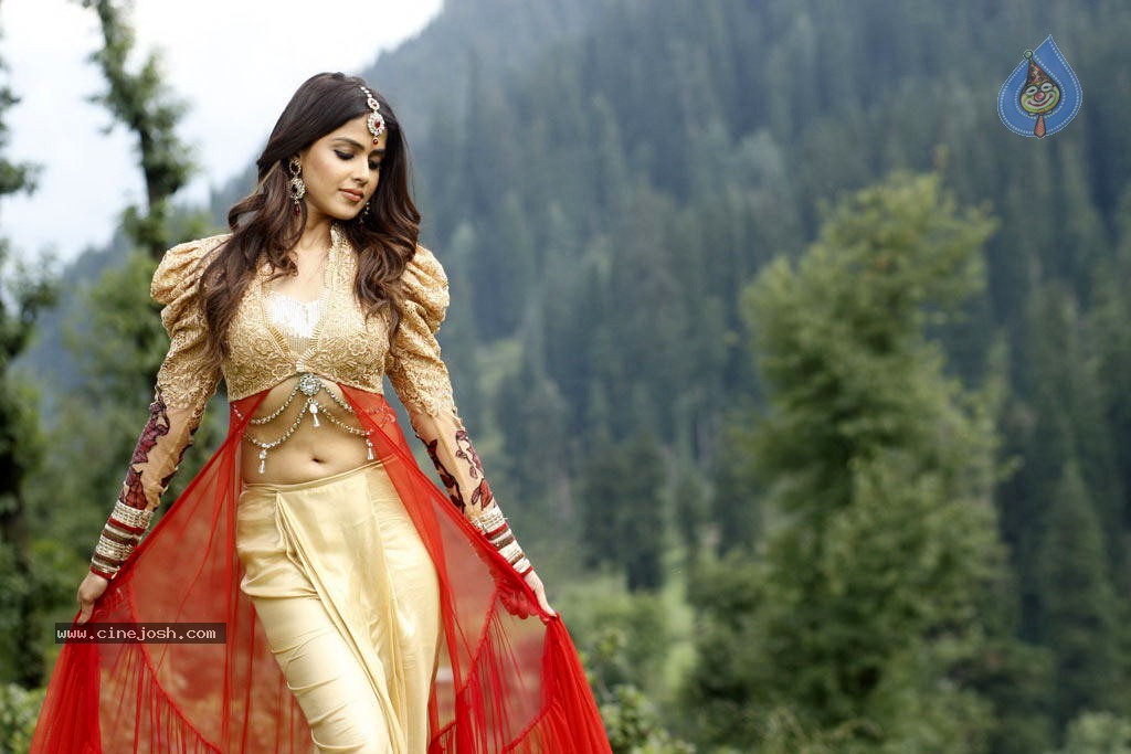 Velayutham Tamil Movie Latest Stills - 22 / 23 photos