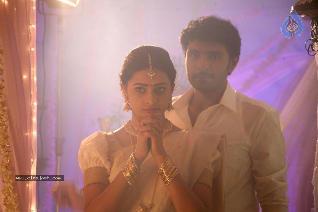 Vellakkara Durai Tamil Movie Gallery - 22 / 68 photos
