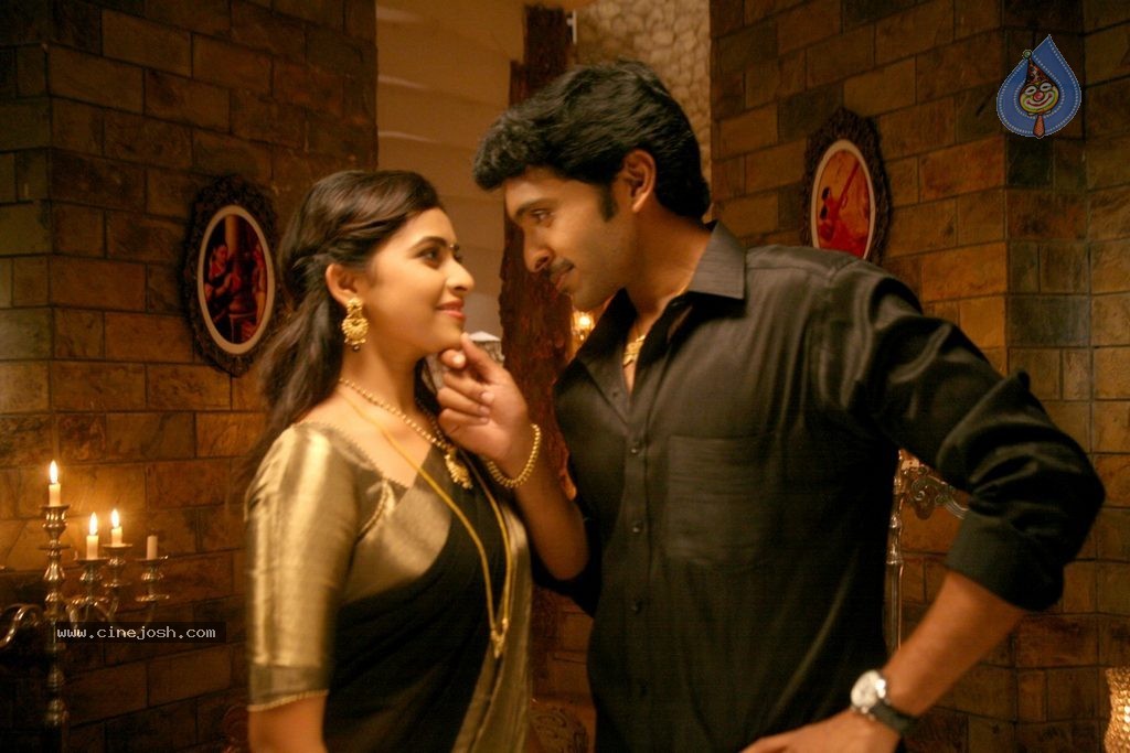 Vellakkara Durai Tamil Movie Gallery - 35 / 68 photos