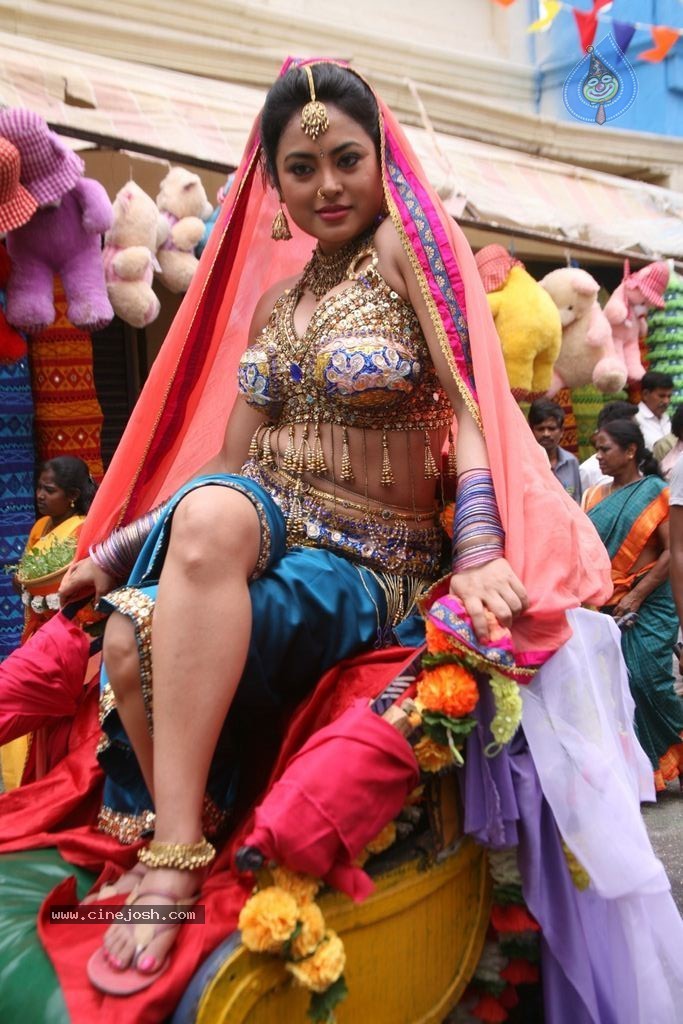 Vellakkara Durai Tamil Movie Stills - 20 / 42 photos