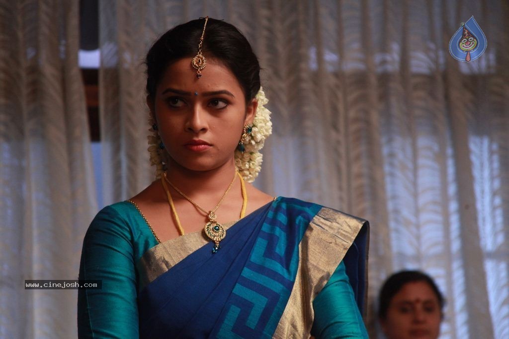 Vellakkara Durai Tamil Movie Stills - 23 / 42 photos