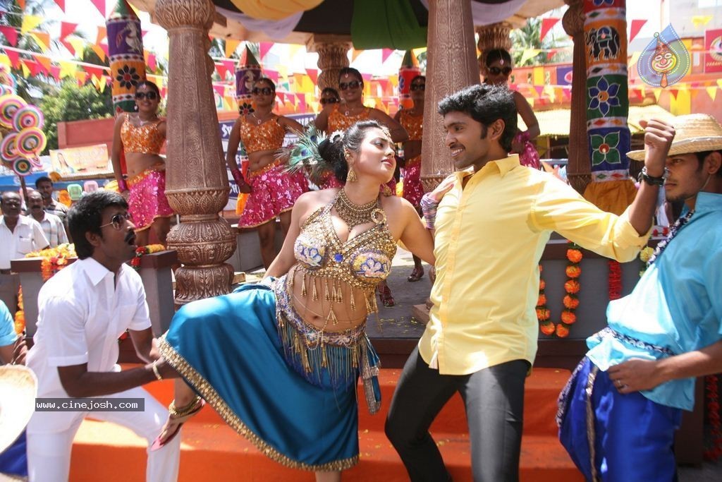 Vellakkara Durai Tamil Movie Stills - 38 / 42 photos