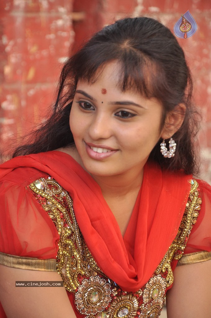 Velmurugan Borewell Tamil Movie Stills Photos Gallery To serve the people and that too to serve them with the basic day to day need: velmurugan borewell tamil movie stills