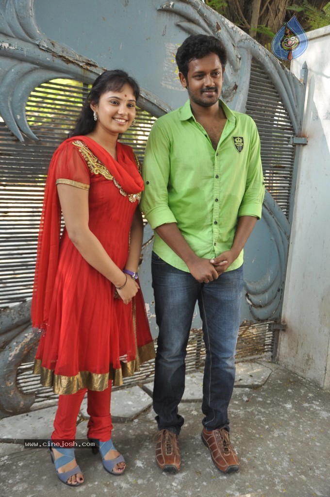 Velmurugan Borewell Tamil Movie Stills - 32 / 46 photos
