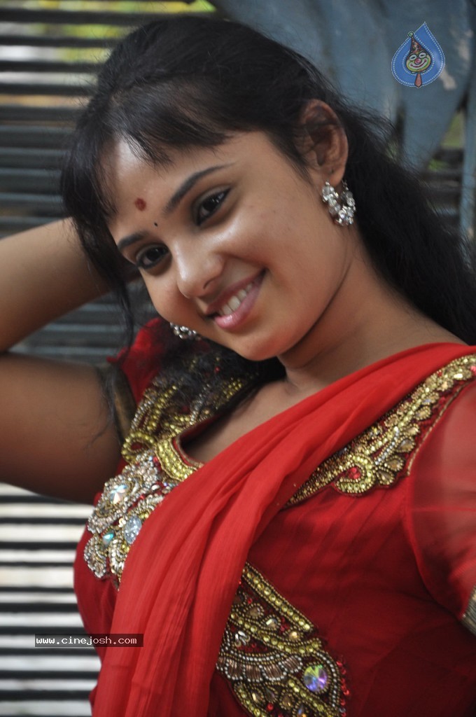 Velmurugan Borewell Tamil Movie Stills - 36 / 46 photos