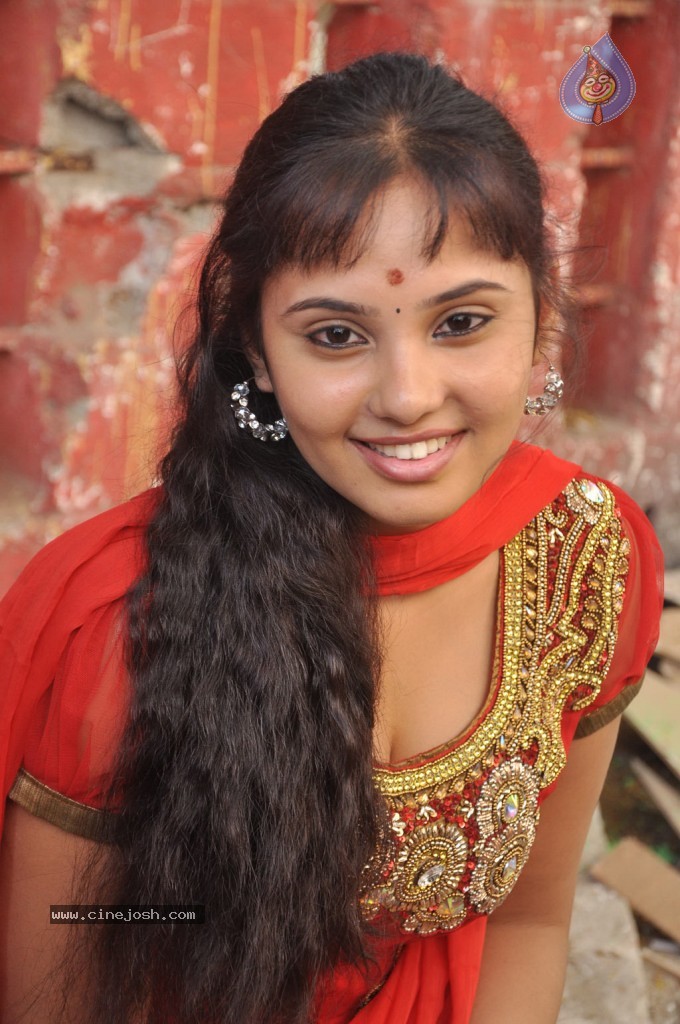 Velmurugan Borewell Tamil Movie Stills - 46 / 46 photos