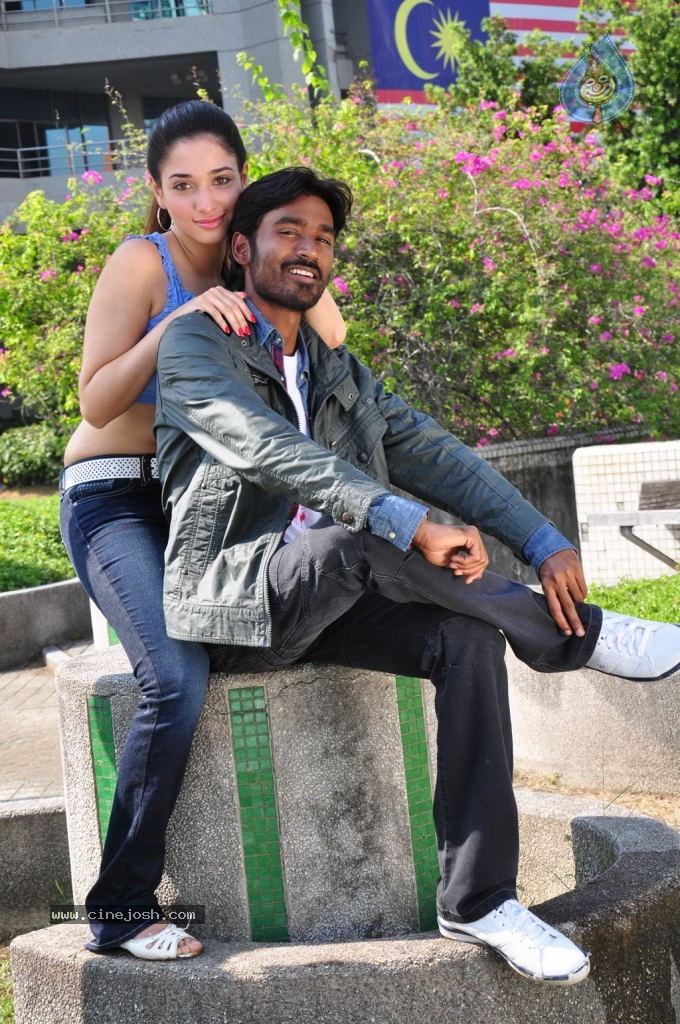 Venghai Tamil Movie Stills - 21 / 47 photos