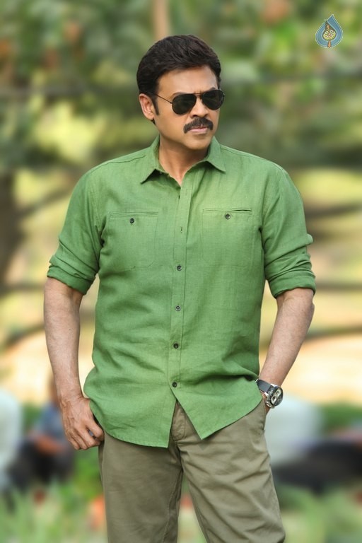 Venkatesh Stills in Babu Bangaram - 1 / 4 photos