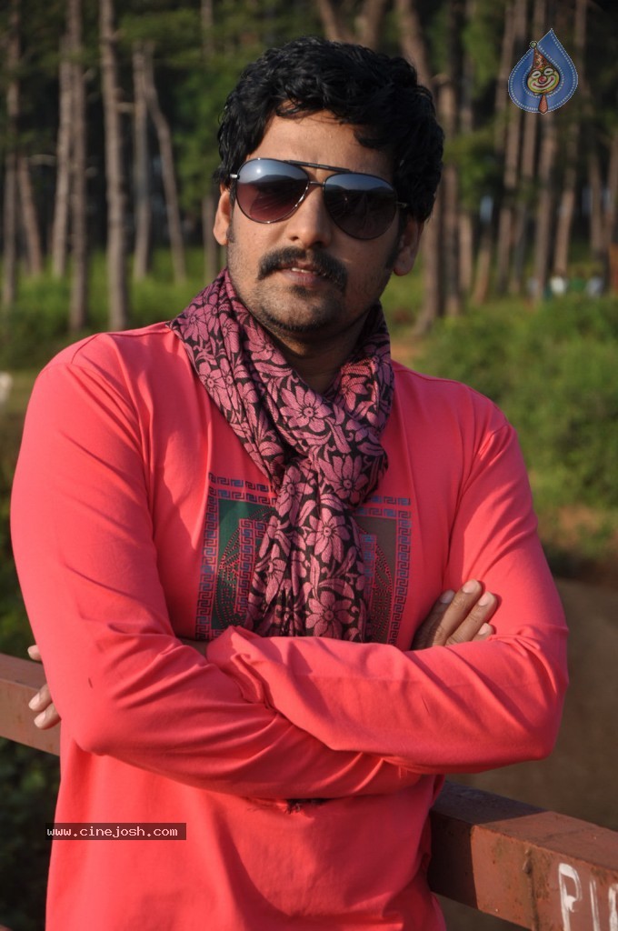 Venmegam Tamil Movie Stills - 7 / 38 photos