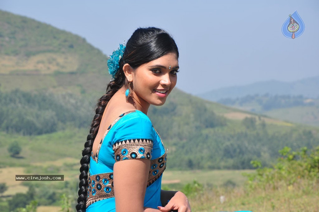 Venmegam Tamil Movie Stills - 22 / 38 photos