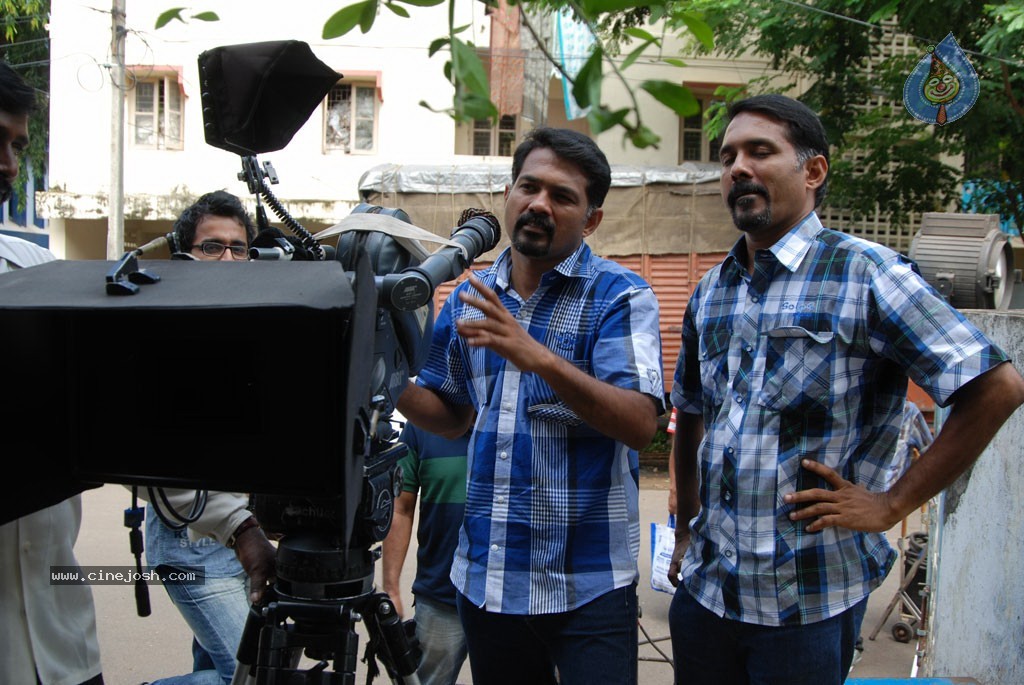 Venmegam Tamil Movie Stills - 27 / 38 photos