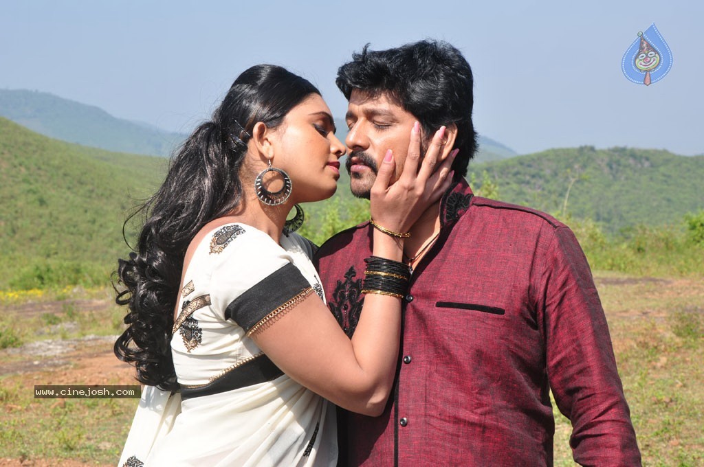 Venmegam Tamil Movie Stills - 29 / 38 photos