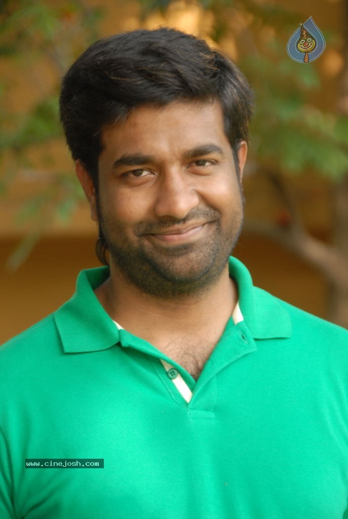 Vennela One and Half Movie Walls - 1 / 5 photos