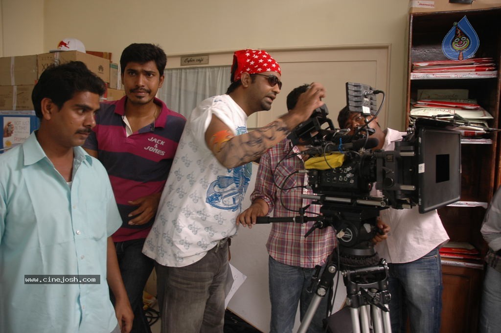 Vennela One and Half New Stills - 9 / 12 photos