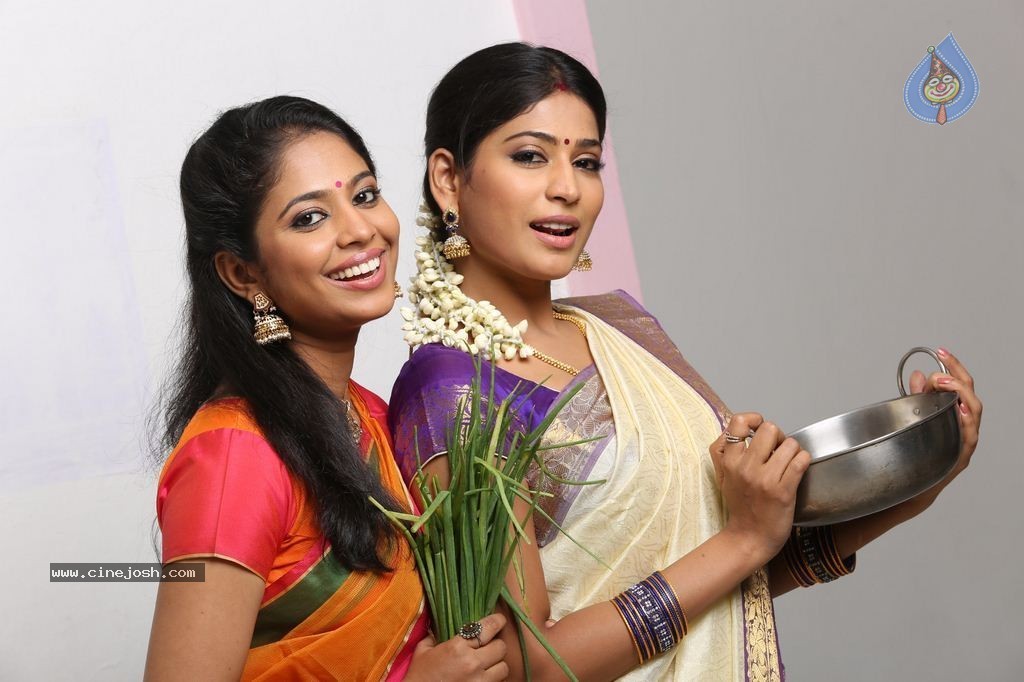 Vennila Veedu Tamil Movie Stills - 15 / 54 photos