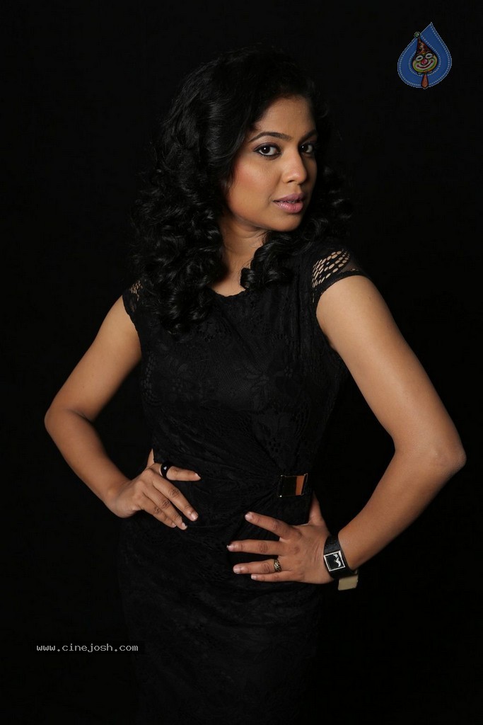 Vennila Veedu Tamil Movie Stills - 16 / 54 photos