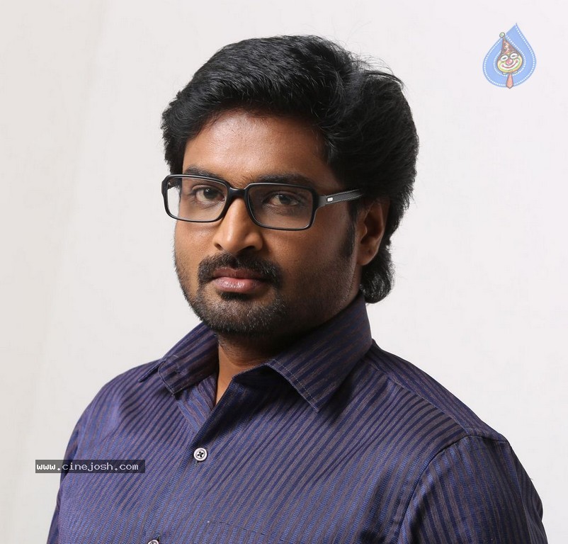 Vennila Veedu Tamil Movie Stills - 35 / 54 photos