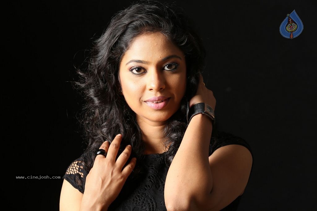 Vennila Veedu Tamil Movie Stills - 43 / 54 photos