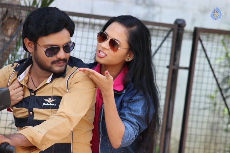 Vetade Puli Movie Photos - 11 / 17 photos