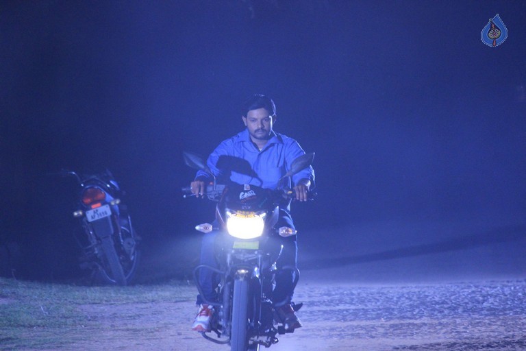 Vetade Puli Movie Photos - 12 / 17 photos