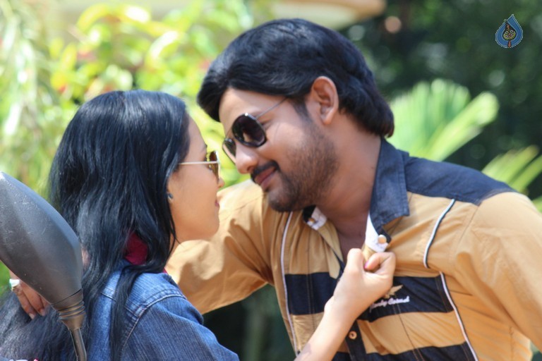 Vetade Puli Movie Photos - 14 / 17 photos