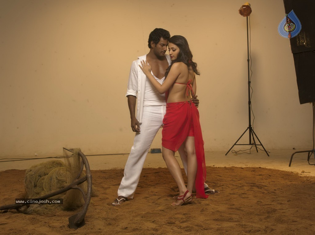 Vetadu Ventadu Movie Hot Stills - 37 / 142 photos
