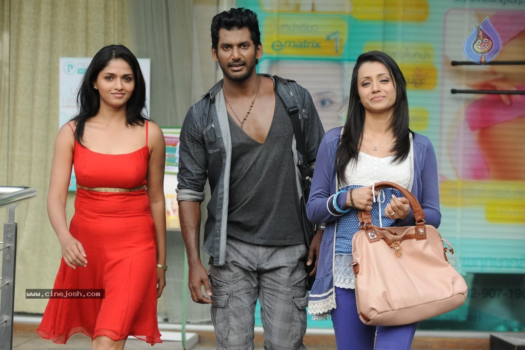 Vetadu Ventadu Movie Hot Stills - 136 / 142 photos