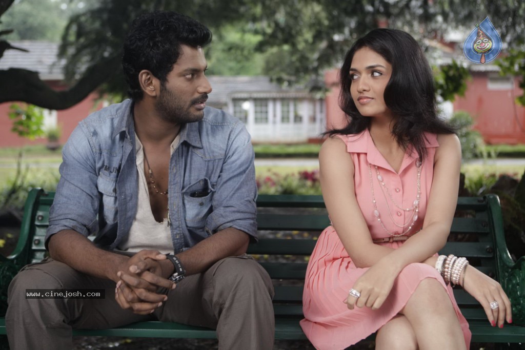 Vetadu Ventadu Movie Hot Stills - 140 / 142 photos